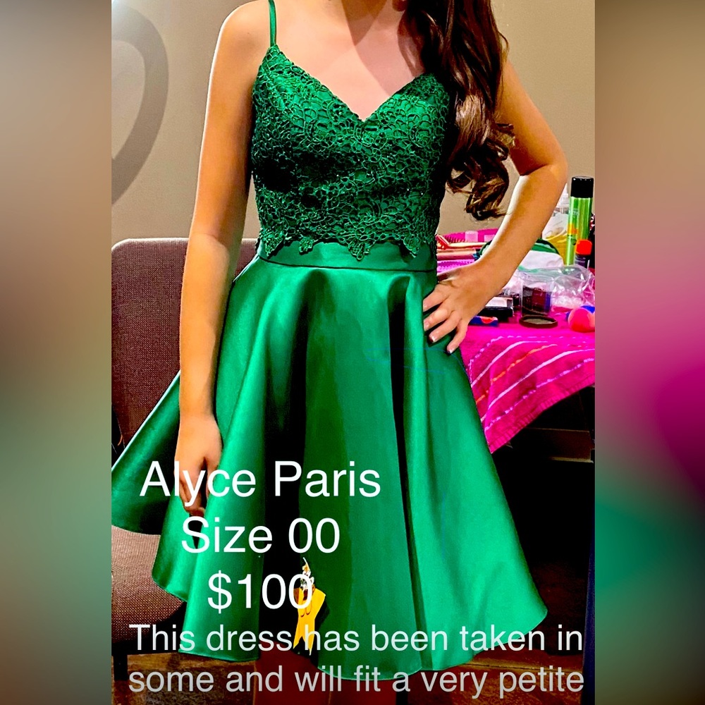 Alyce Paris Size 00 two piece HoCo dress